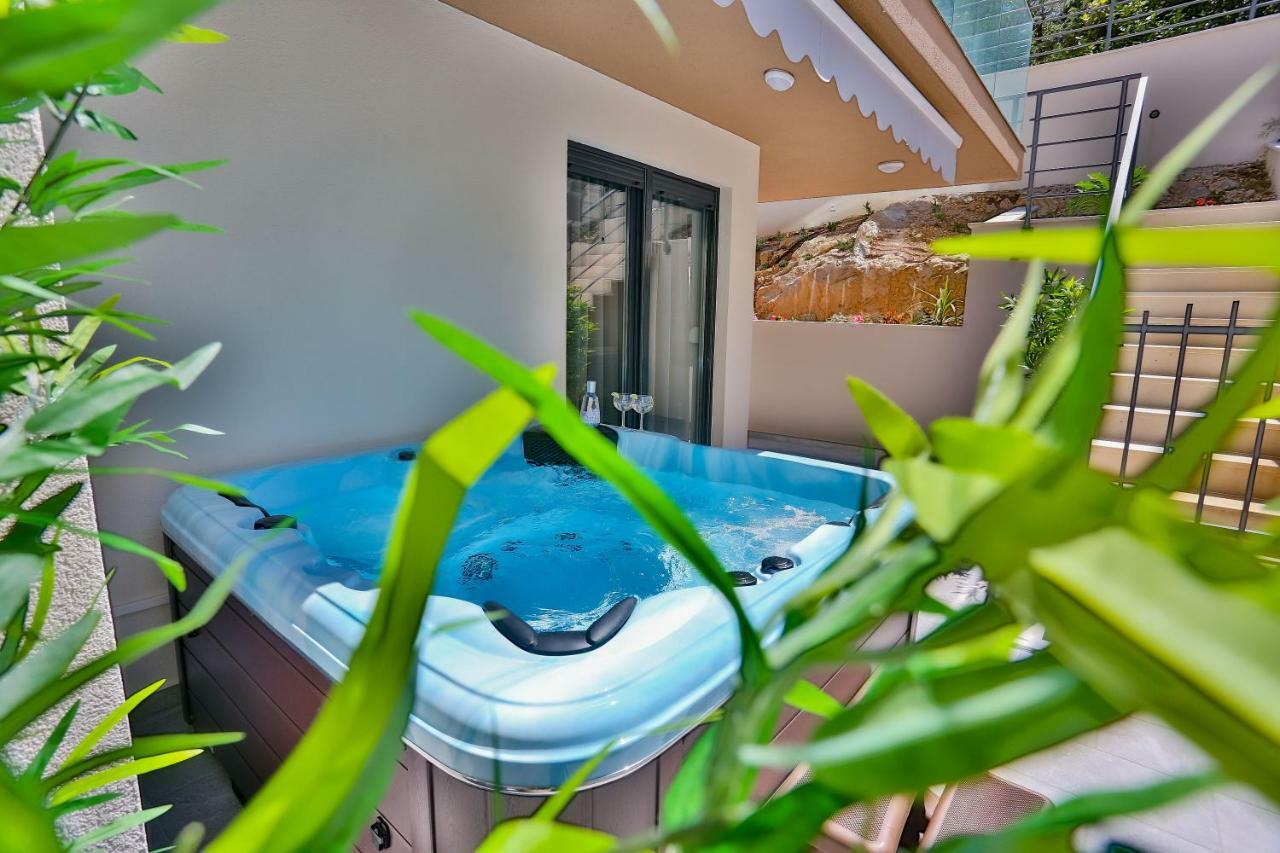 Luxury Urban Villa Apartments With Jacuzzi Split Eksteriør bilde